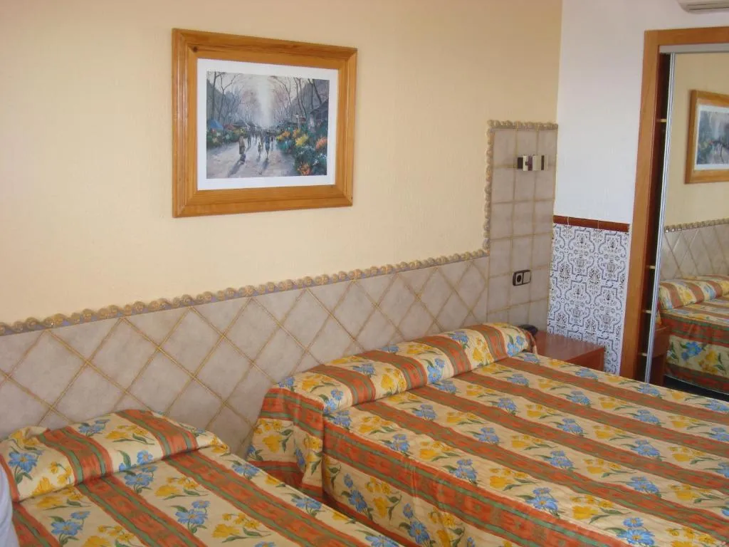 DOUBLE POOL VIEW Room, Univers, Costa Brava