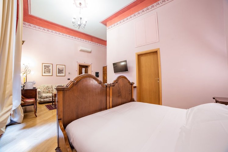 B&B Galileo 2000, Florence