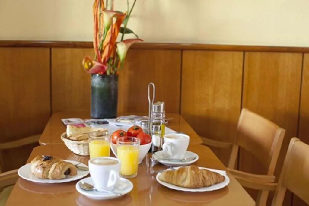 Restaurant, Hotel Ciutat De Sant Adria, Barcelona