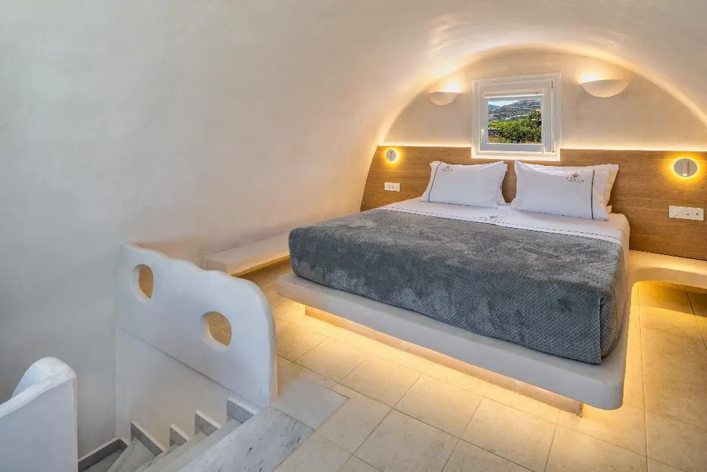 SUITE WITH JACUZZI Room, Aelia Luxury Suites, Santorini