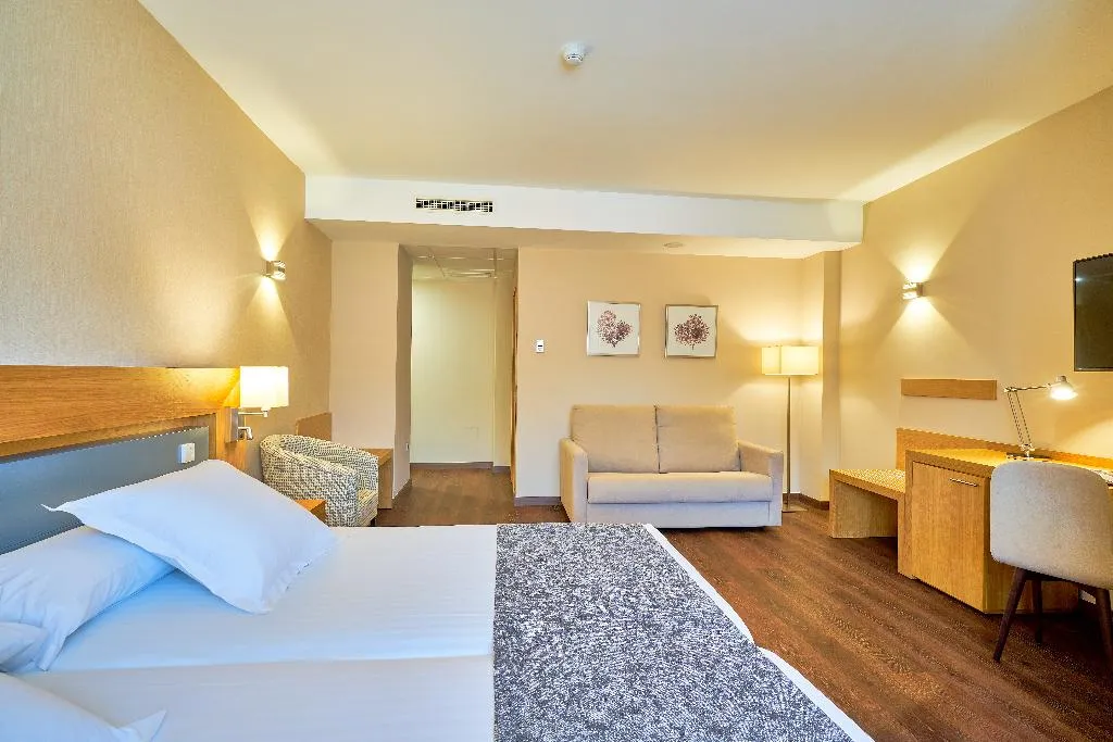 TRIPLE STANDARD Room, Guadalmedina, Costa Del Sol