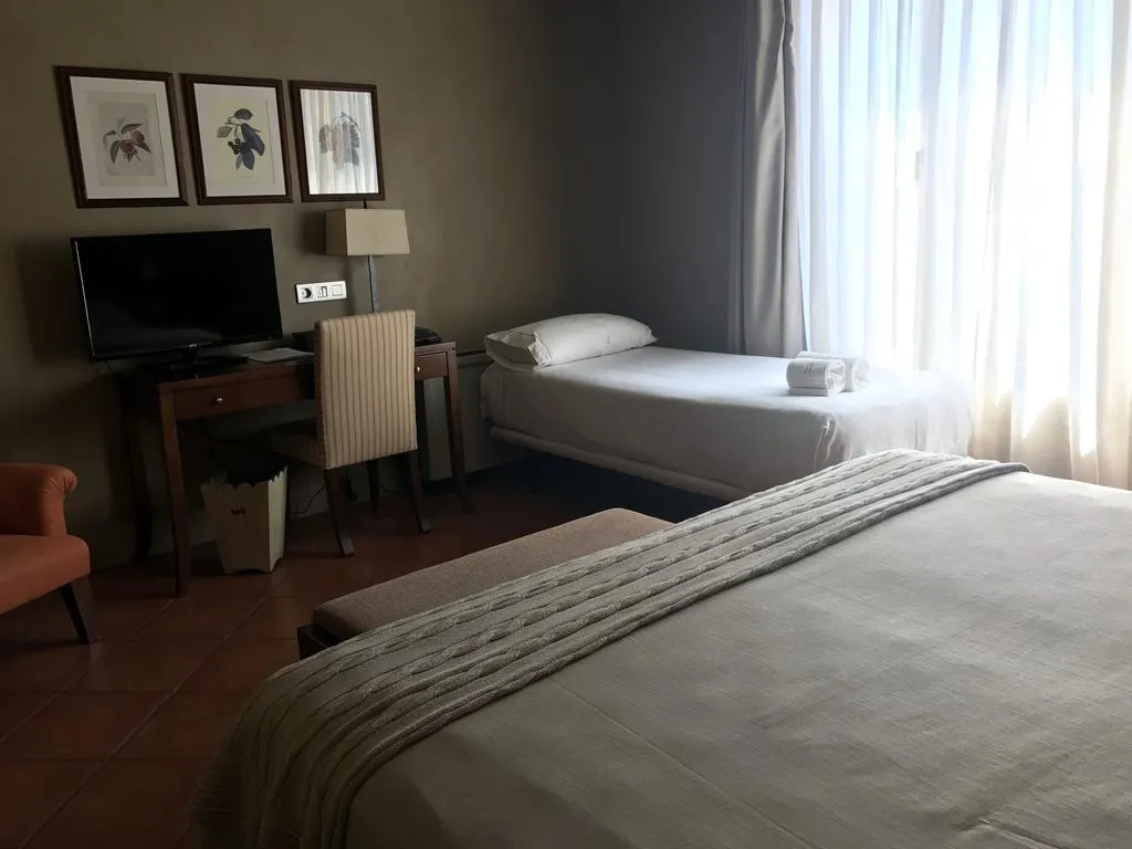 TRIPLE STANDARD Room, Bremon Boutique Hotel by Duquesa Hotels Collection, Barcelona