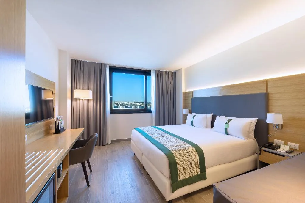 DOUBLE PREMIUM KING BED Room, Holiday Inn Naples, Naples
