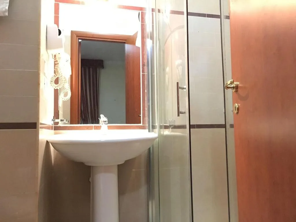 Room, Lam Guest House, Naples