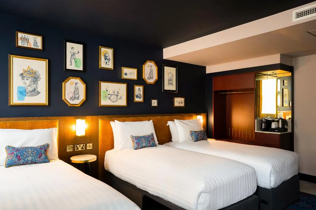 TRIPLE DELUXE Room, The Mercantile Hotel, Dublin
