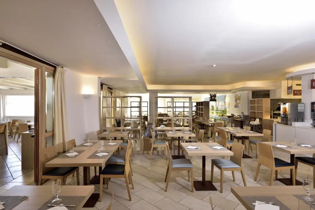 Restaurant, Janna'e Sole Resort, Olbia