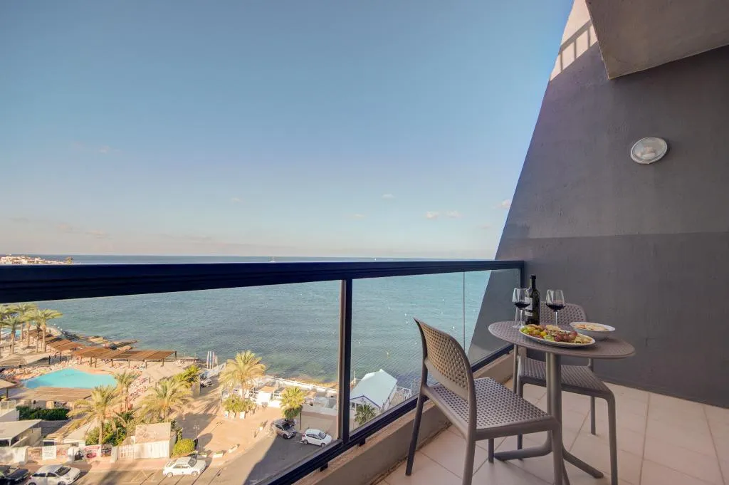 APARTMENT SEA VIEW ONE BEDROOM Room, AX Sunny Coast, Malta