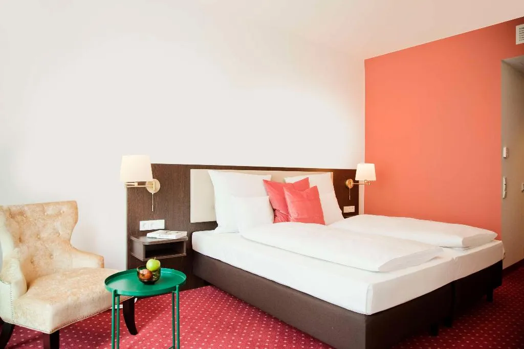 FAMILY ROOM CAPACITY 4 Room, Gold Palais Hotel, Berlin