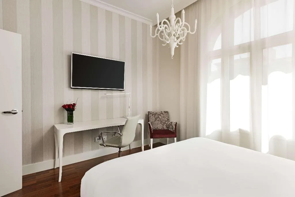 Room, NH Collection Madrid Abascal, Madrid