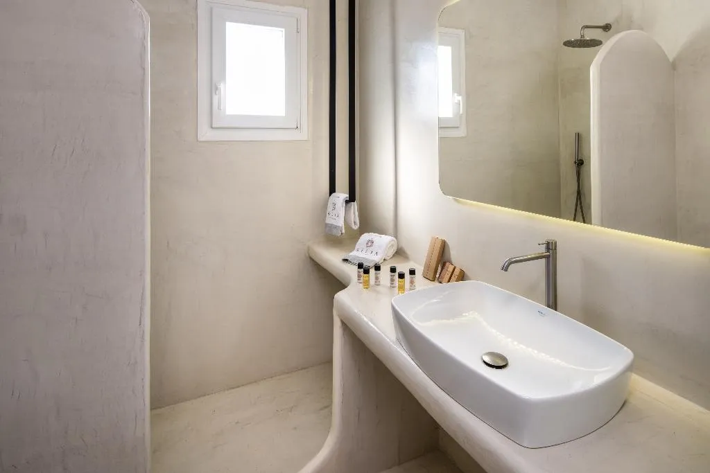 JUNIOR SUITE SEA VIEW Room, Aelia Luxury Suites, Santorini
