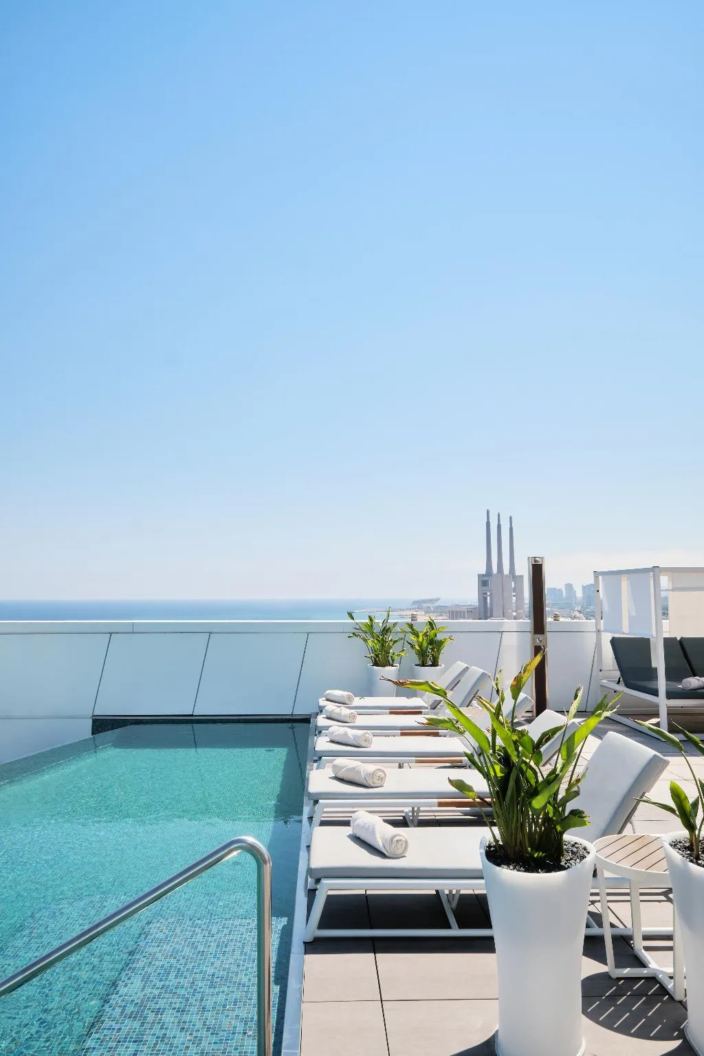 Pool, Hotel Marina Badalona, Barcelona