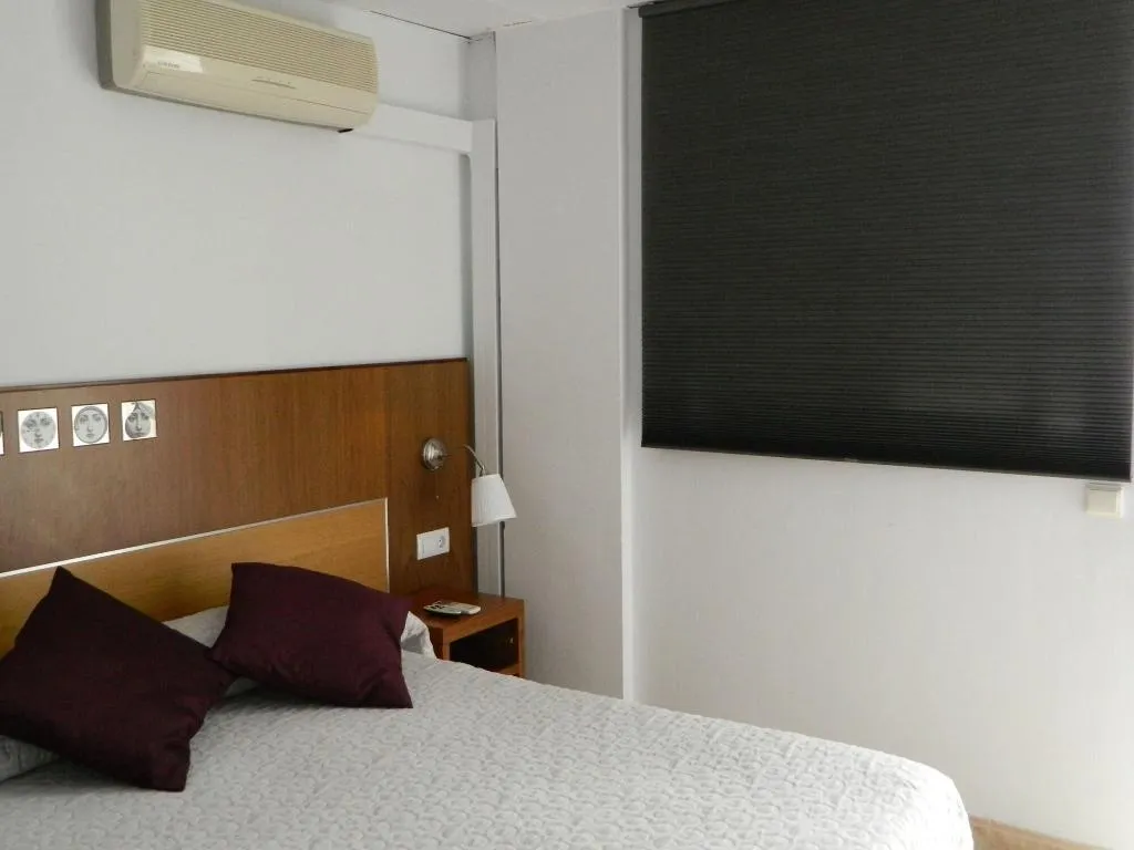 Room, Pension Rovior, Costa Dorada