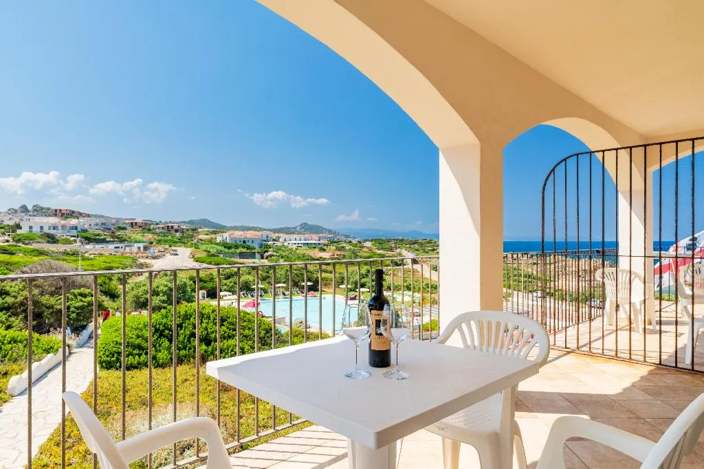 APARTMENT CAPACITY 4 Room, Residence Baia Santa Reparata, Olbia