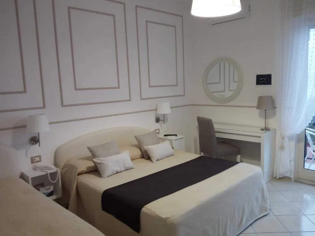 Room, Mini Hotel, Naples