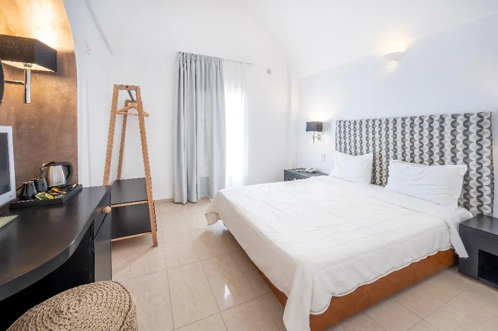 JUNIOR SUITE STANDARD Room, Smy Orizontes and Villas, Santorini