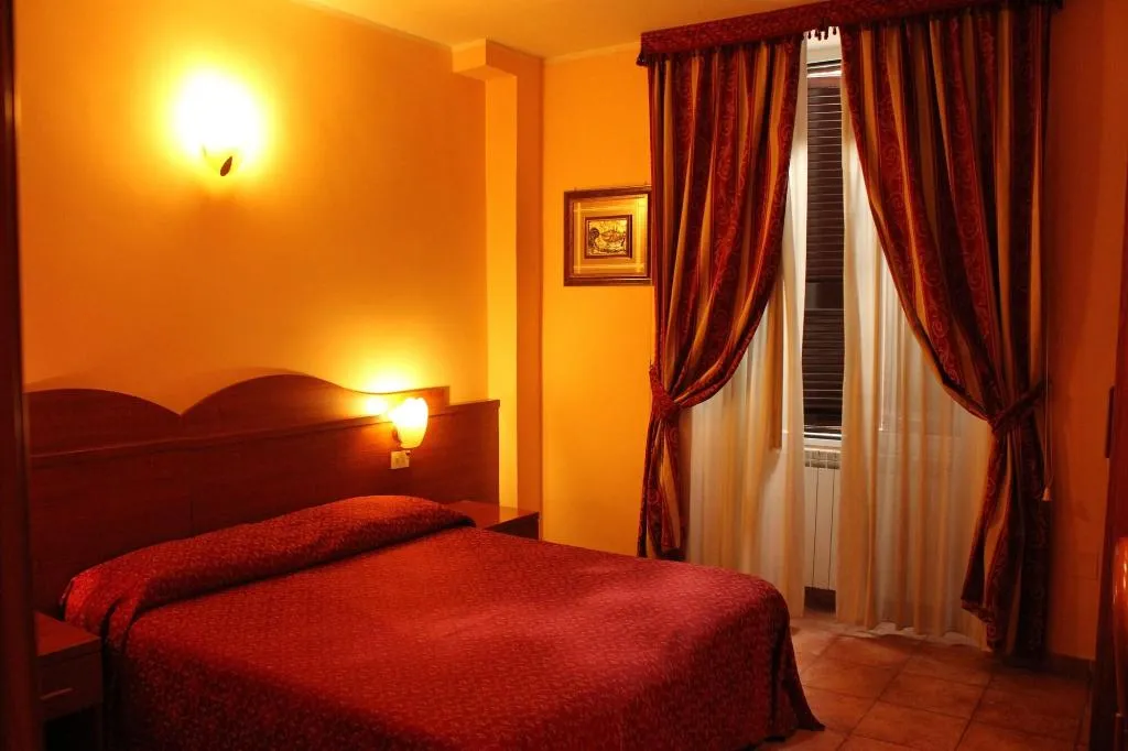 Room, B&B Millyhouse, Naples