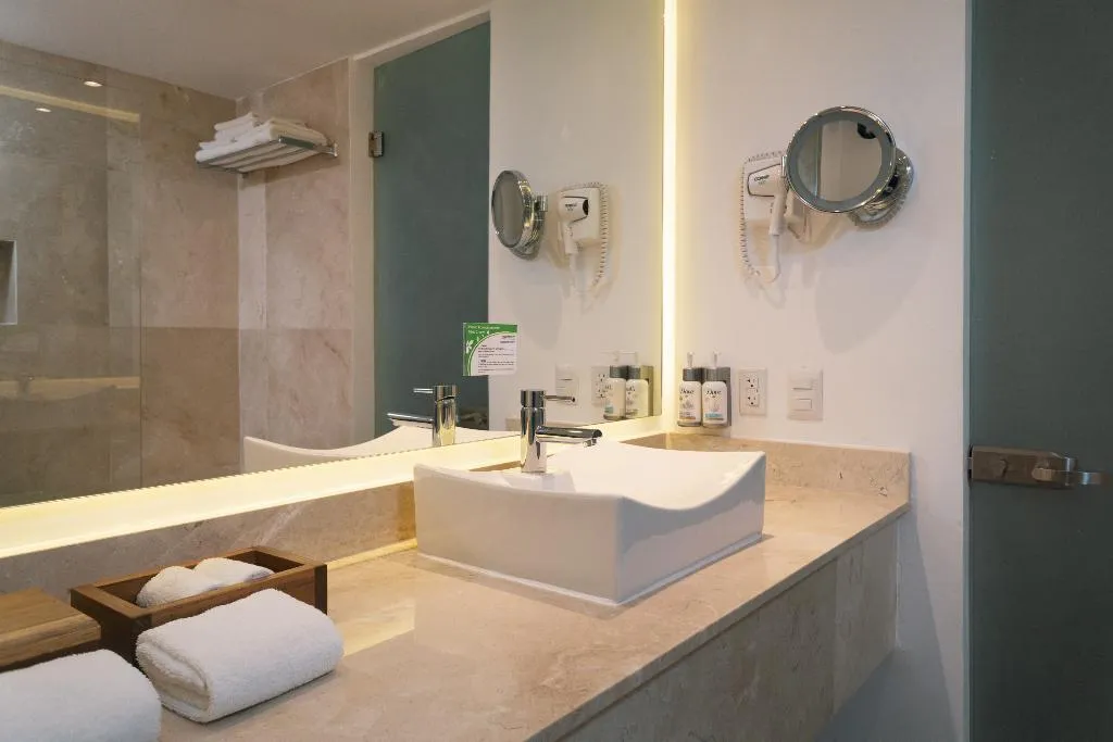 SINGLE SUPERIOR LAGOON VIEW Room, Flamingo Cancun All Inclusive, Cancun Area