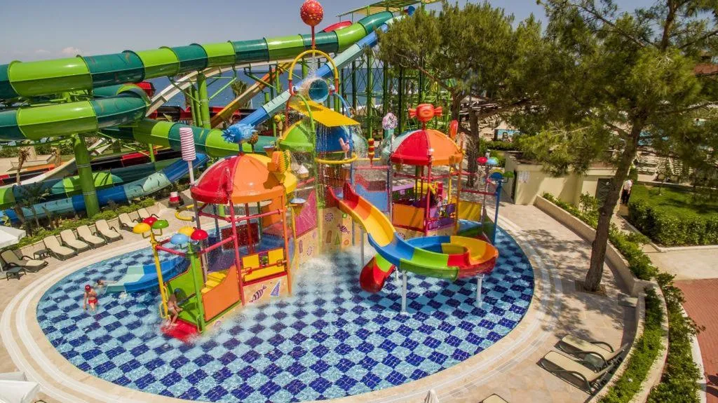Pool, Crystal Flora Pearl Collection, Antalya
