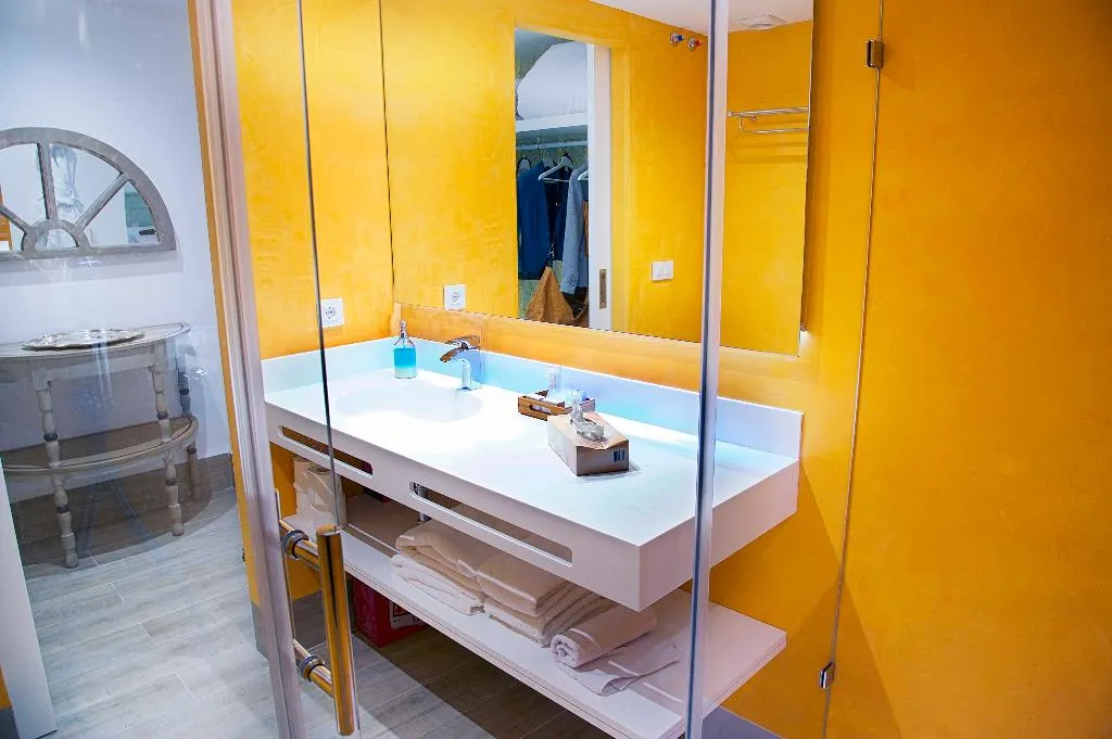 APARTMENT DELUXE Room, Overland Suites Catedral Luxury Apartments, Seville
