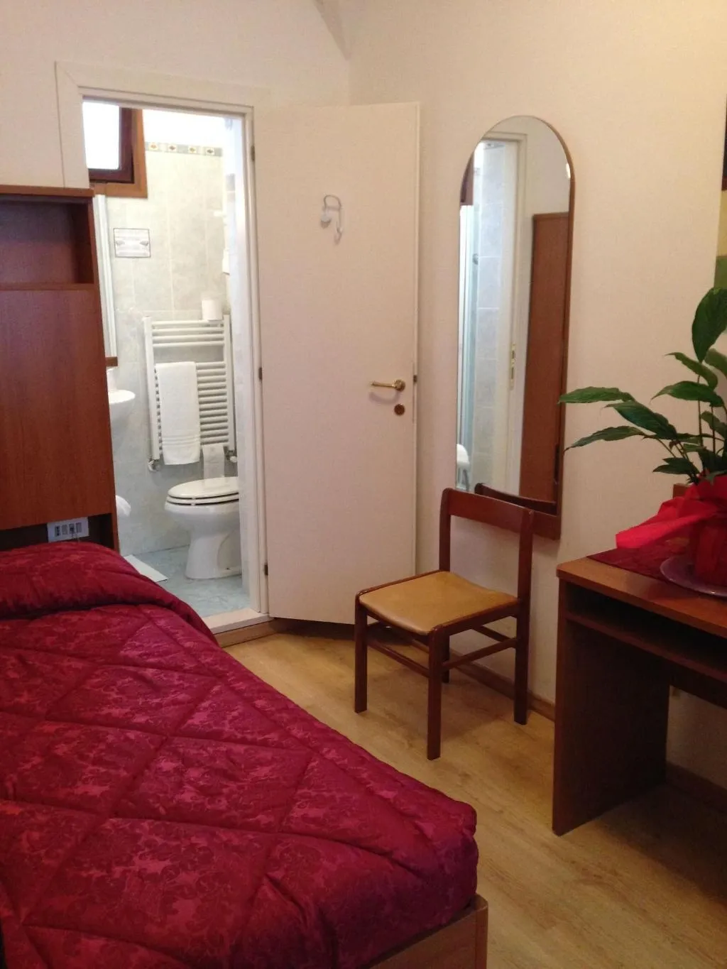 Room, Hotel Caprera, Venice