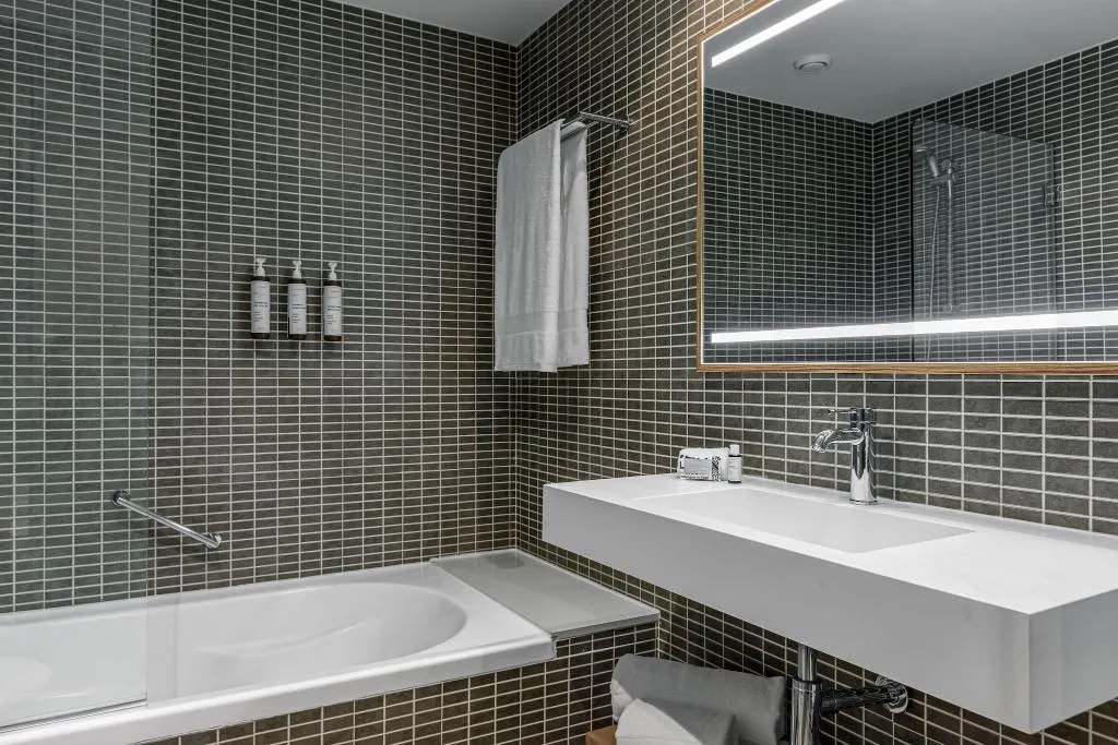 DOUBLE GARDEN VIEW KING BED Room, AC Gava Mar, Barcelona
