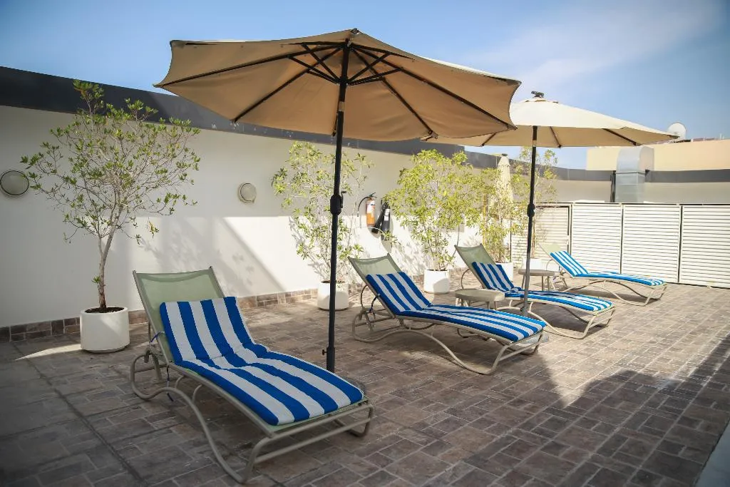 Pool, Versailles By Raviz Hotel, Dubai
