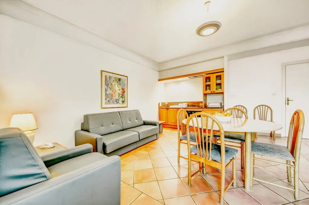 APARTMENT SEA VIEW TWO BEDROOMS Room, AX Sunny Coast, Malta