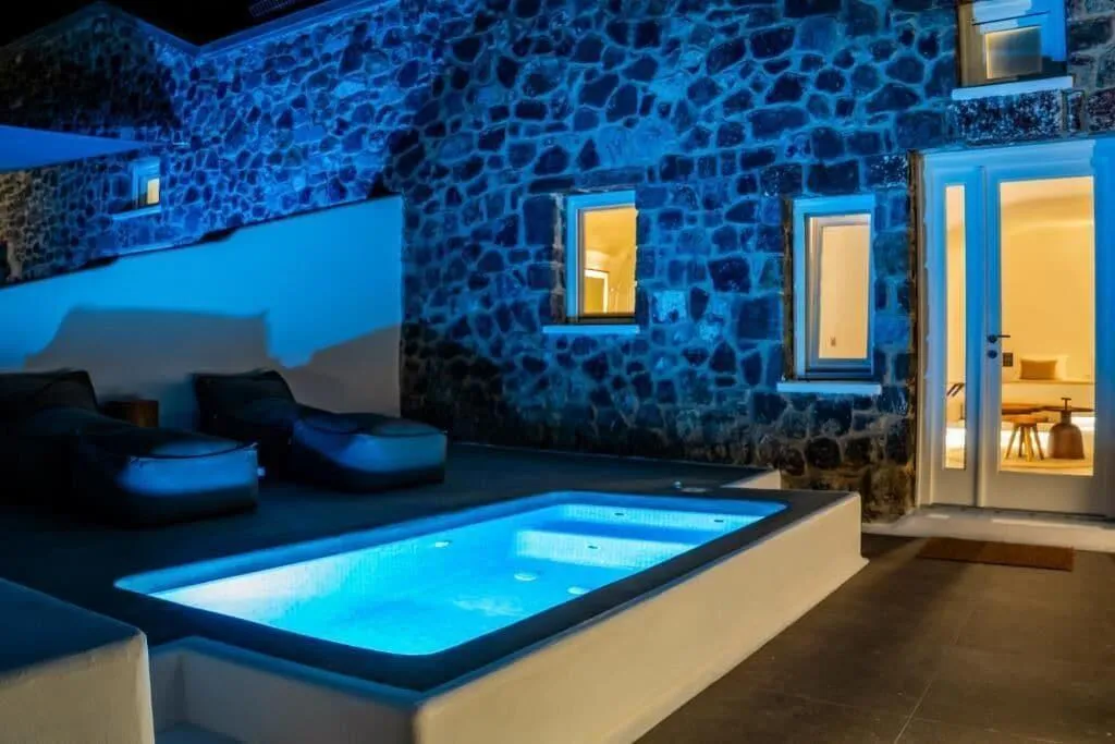 Room, Victoria Caves, Santorini