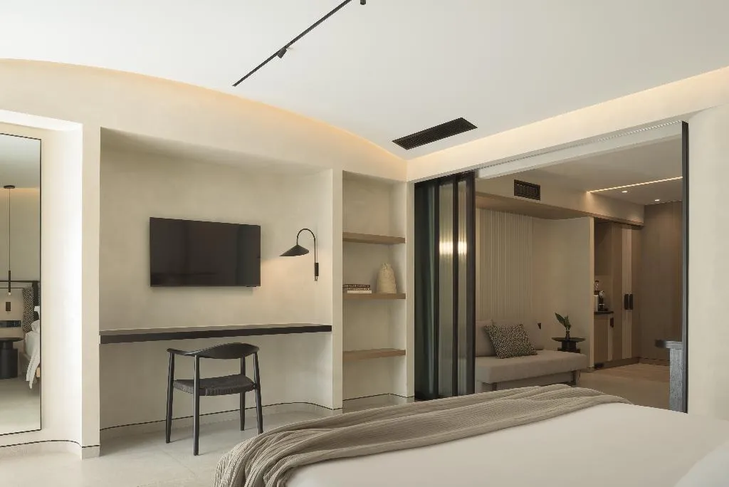 SUITE basement Room, Theartemis Palace, Crete
