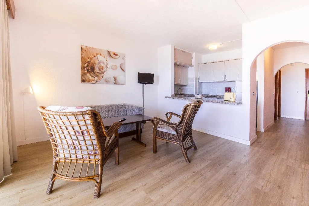 APARTMENT SUPERIOR CAPACITY 3 Room, Apartamentos Albatros, Tenerife