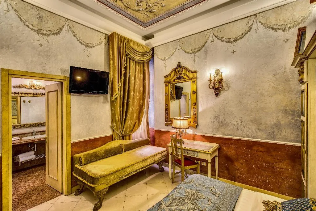TRIPLE SUPERIOR Room, Romanico Palace Luxury Hotel & Spa, Rome