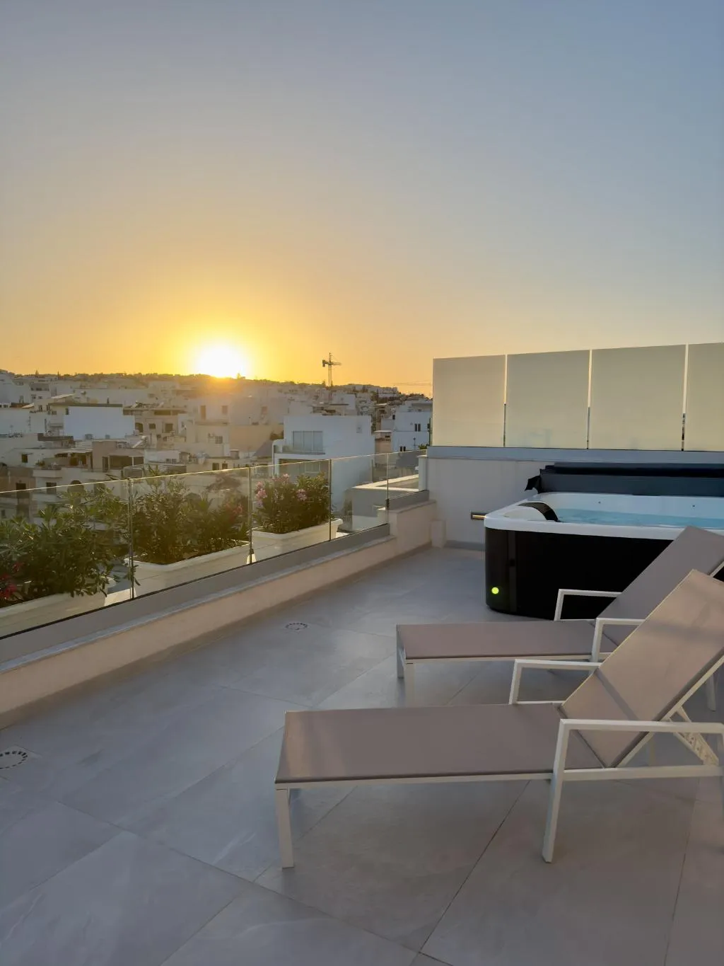 DOUBLE WITH JACUZZI Room, C'est La Vie Boutik Swieqi, Malta
