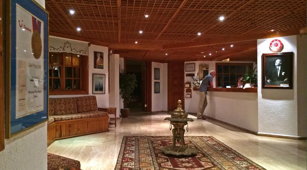 Lobby, Montana Pine, Dalaman