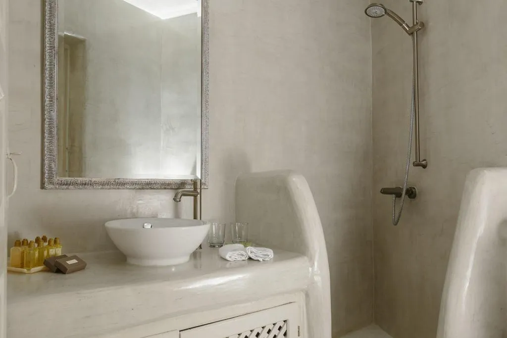 CAVE HONEYMOON Room, Oia Mare Villas, Santorini