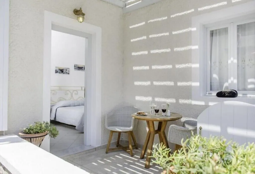 Room, Makris Beach Hotel, Santorini
