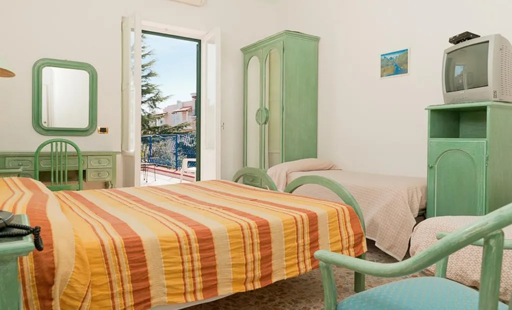 QUADRUPLE STANDARD Room, Hotel Del Postiglione, Naples