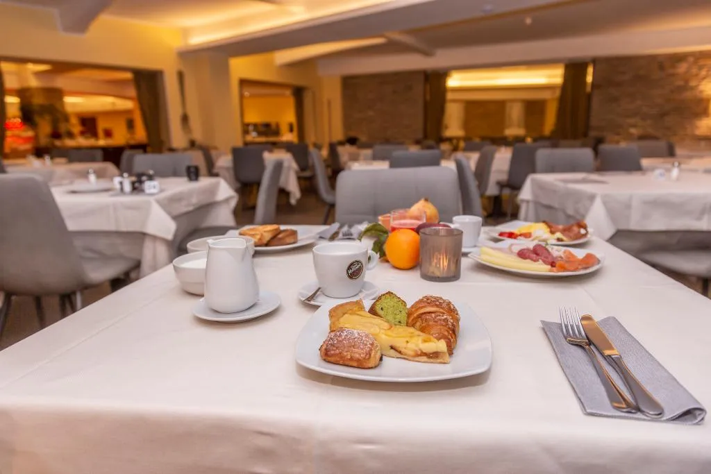 Restaurant, Hotel la Torre Spa & Restaurant, Milan