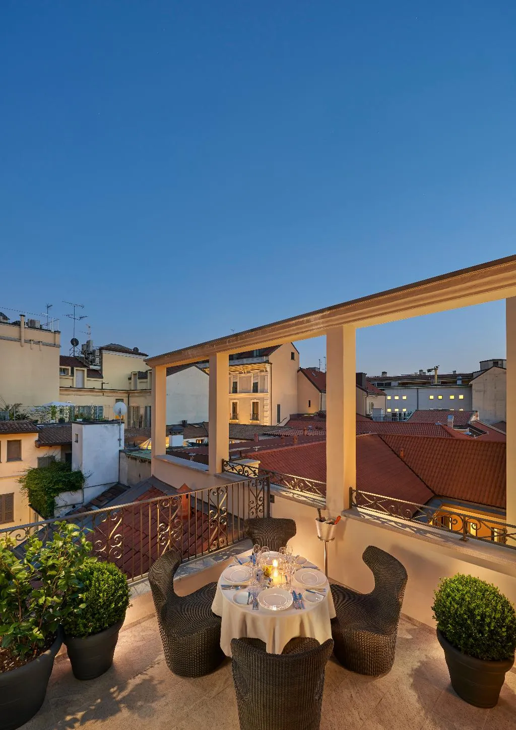JUNIOR SUITE WITH TERRACE Room, Mandarin Oriental Milan, Milan