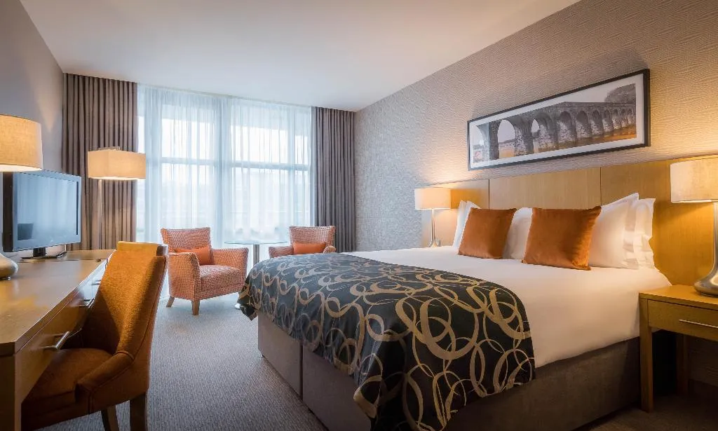 DOUBLE DELUXE Room, Clayton Hotel Cardiff Lane, Dublin