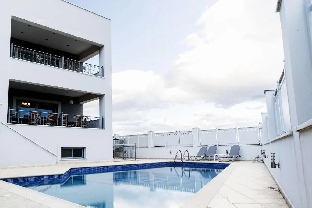 Pool, Villa d'Irene - near Athens airport, 200 meters fr, Athens