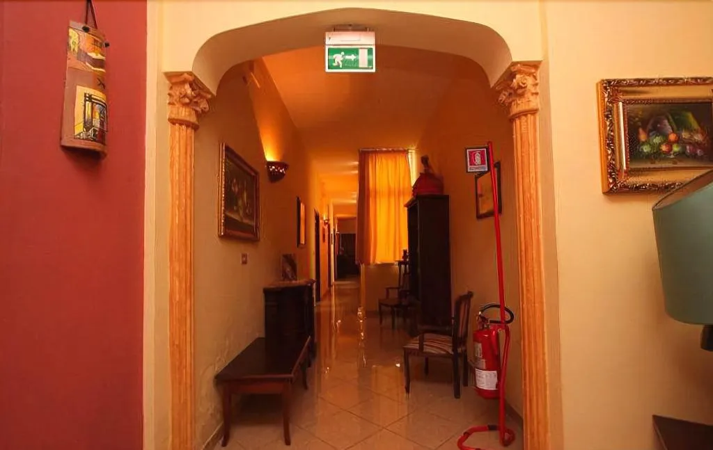 Lobby, Concordia, Palermo