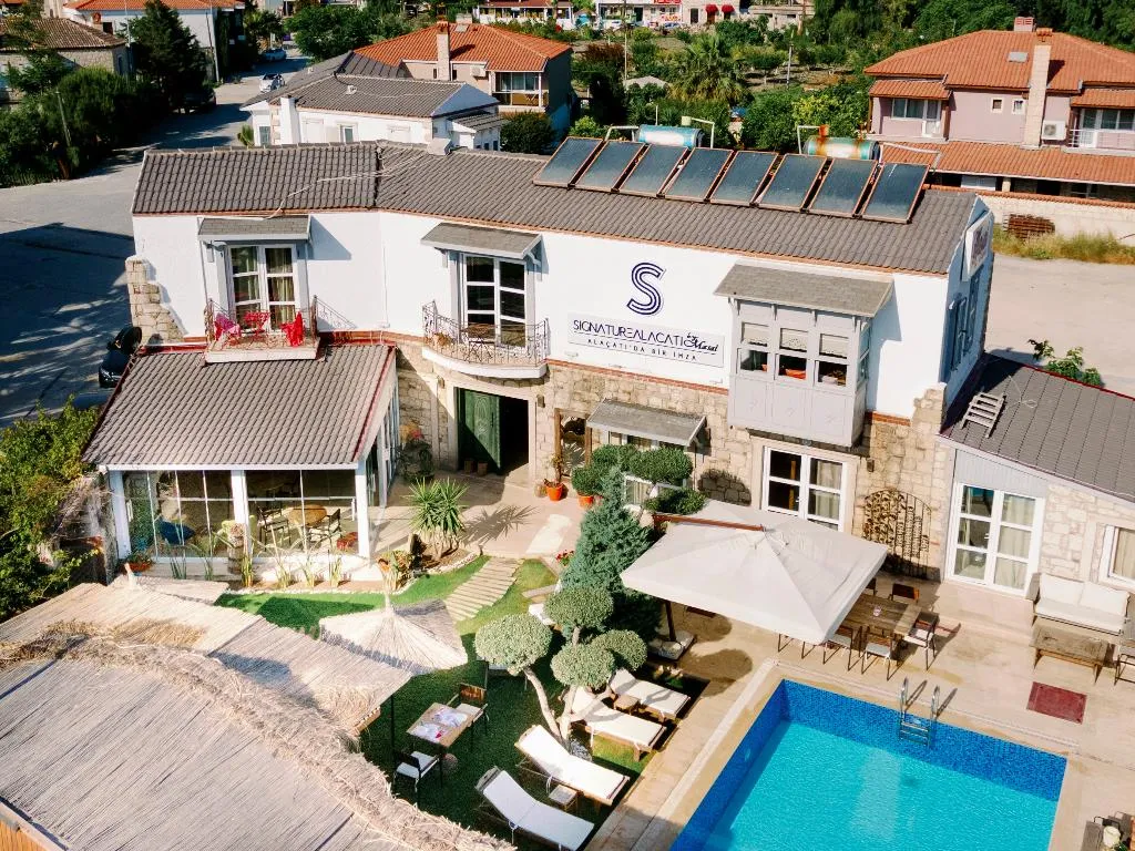 Room DELUXE POOL VIEW Room, Signature Alaçatı, Izmir