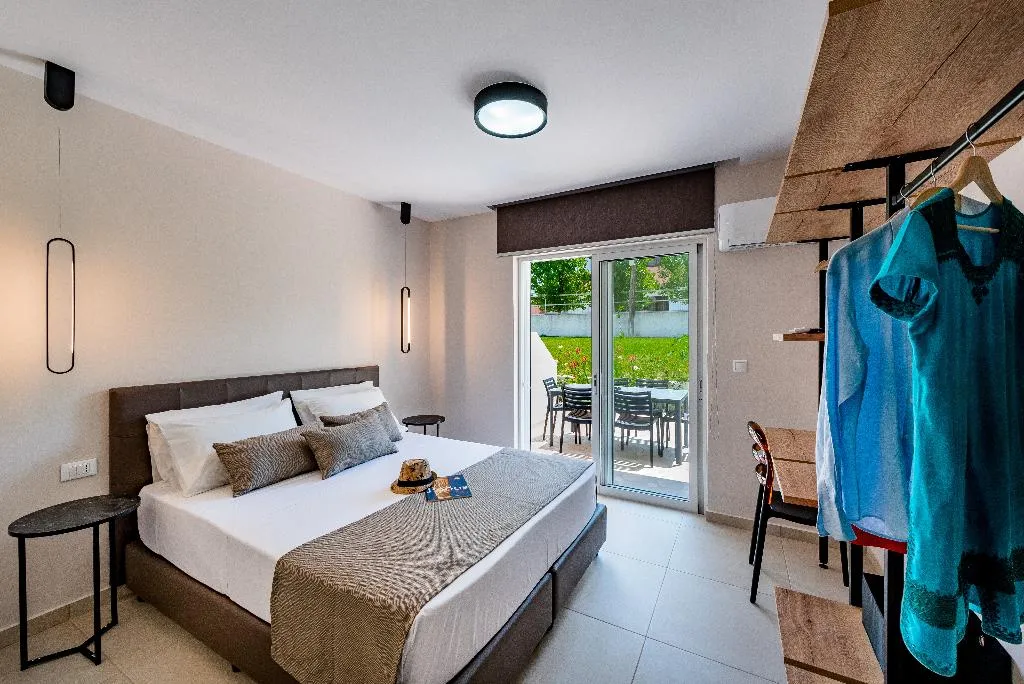 FAMILY ROOM TWO BEDROOMS ONE BATHROOM Room, Sokrates Studios, Rhodes
