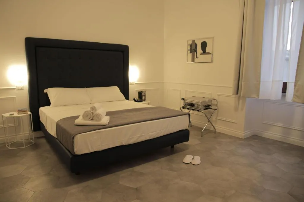 Room, Palazzo Balsamo, Naples