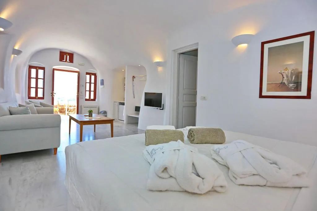 CAVE SEA VIEW HONEYMOON Room, Oia Mare Villas, Santorini