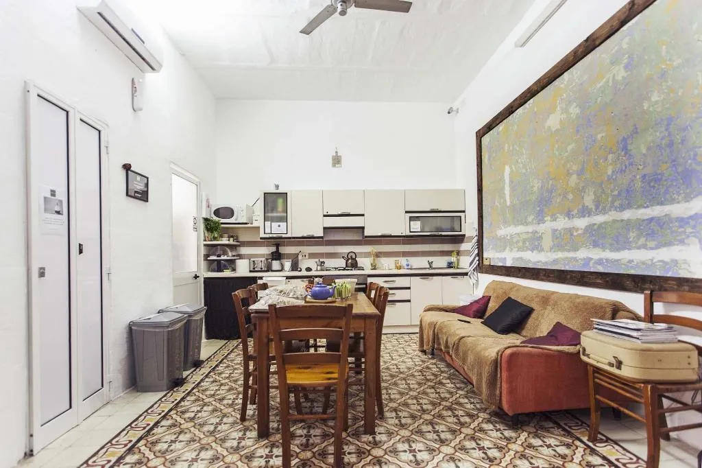 Restaurant, Granny's Inn - Hostel, Malta