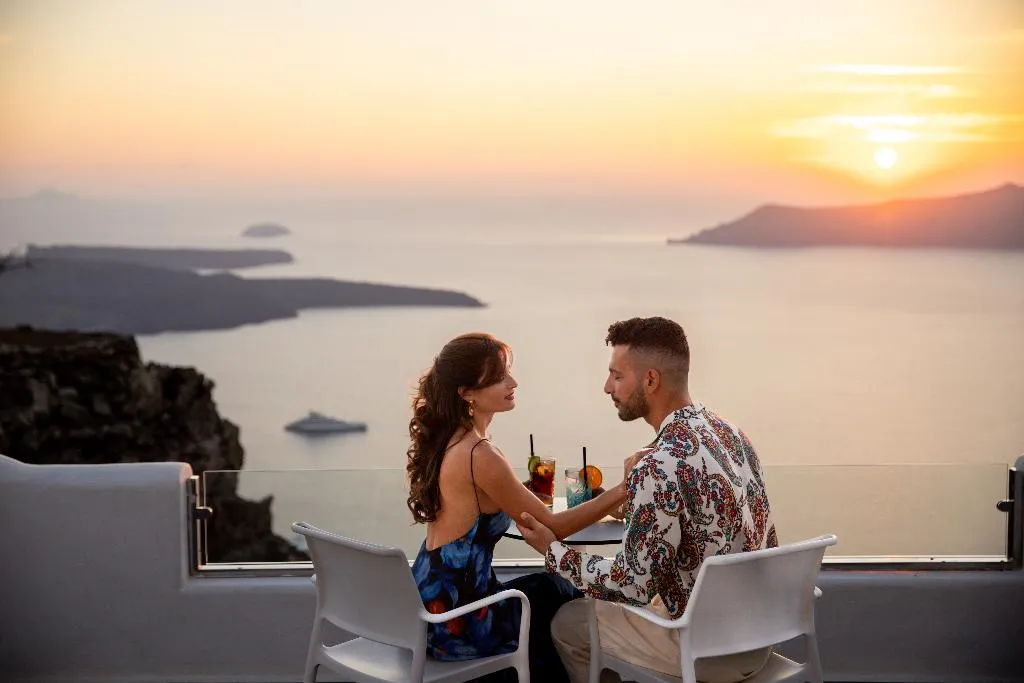 SUITE GRAND Room, Pegasus Suites & Spa, Santorini