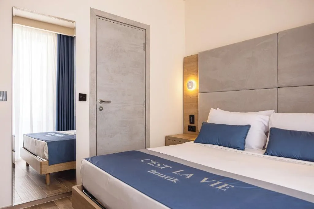Room, C'est La Vie Boutik Swieqi, Malta