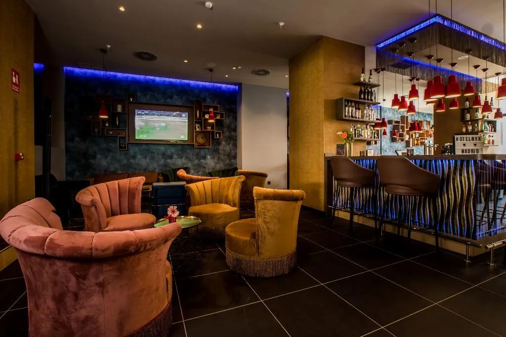 Bar, NYX Hotel Madrid by Leonardo Hotels, Madrid