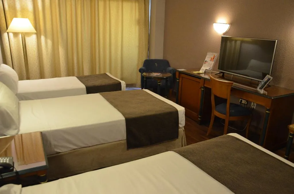 TRIPLE STANDARD Room, Beatriz Toledo Auditorium & Spa, Madrid